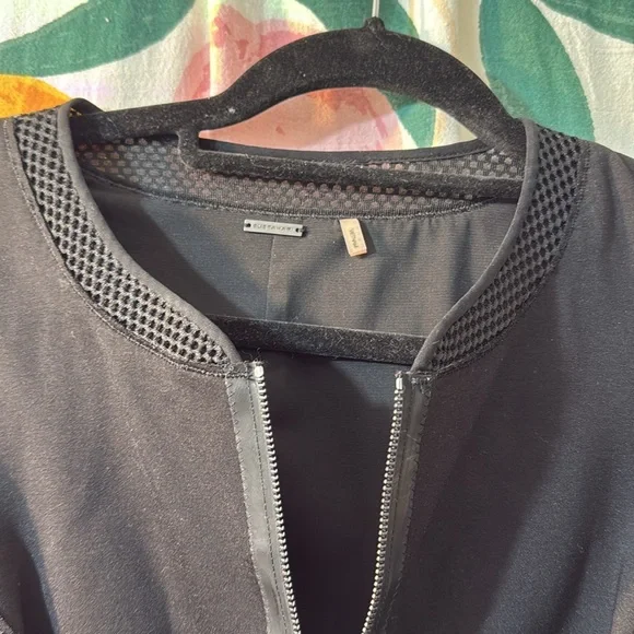 Elie Tahari black faux leather trim zip front short sleeved midi dress Size 4 - Picture 2 of 9